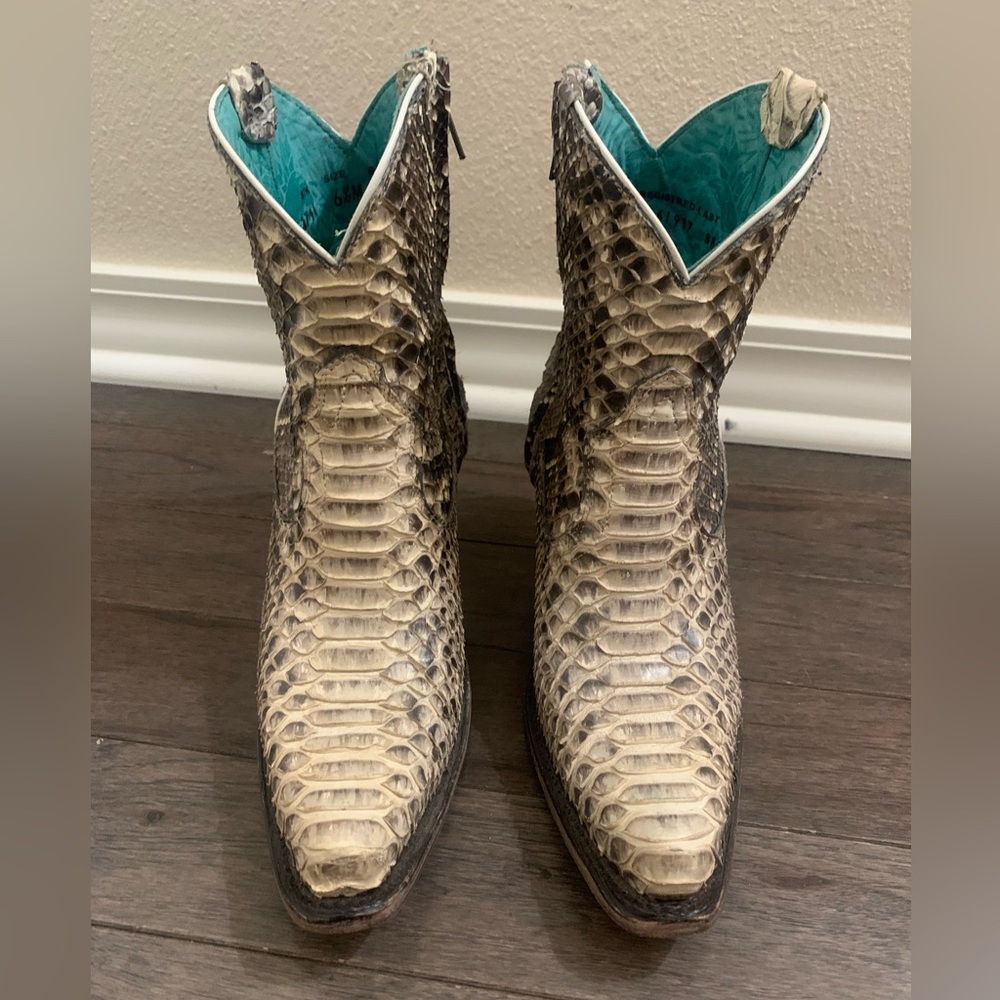 Corral Women’s Natural Full Python Snip Toe Exotic Cowboy Booties
